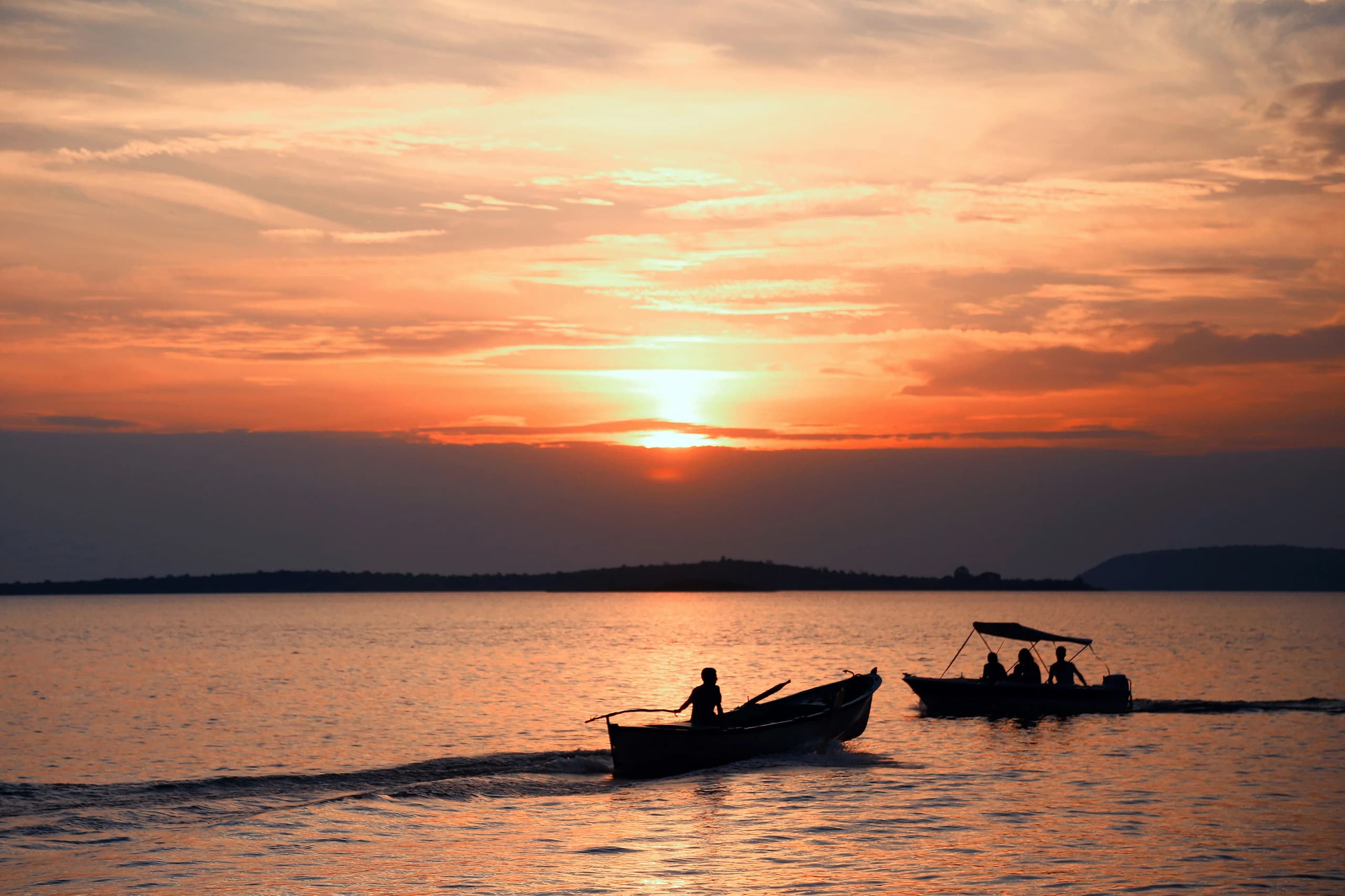 Ocean Cruise vs. River Cruise vs. Guided Tour Ocean Cruise vs. River Cruise vs. Guided Tour...